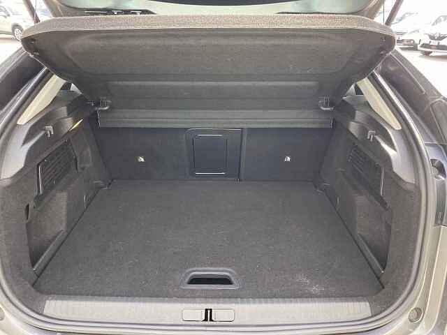 Citroen C4 PureTech 130 S&S EAT8 Shine