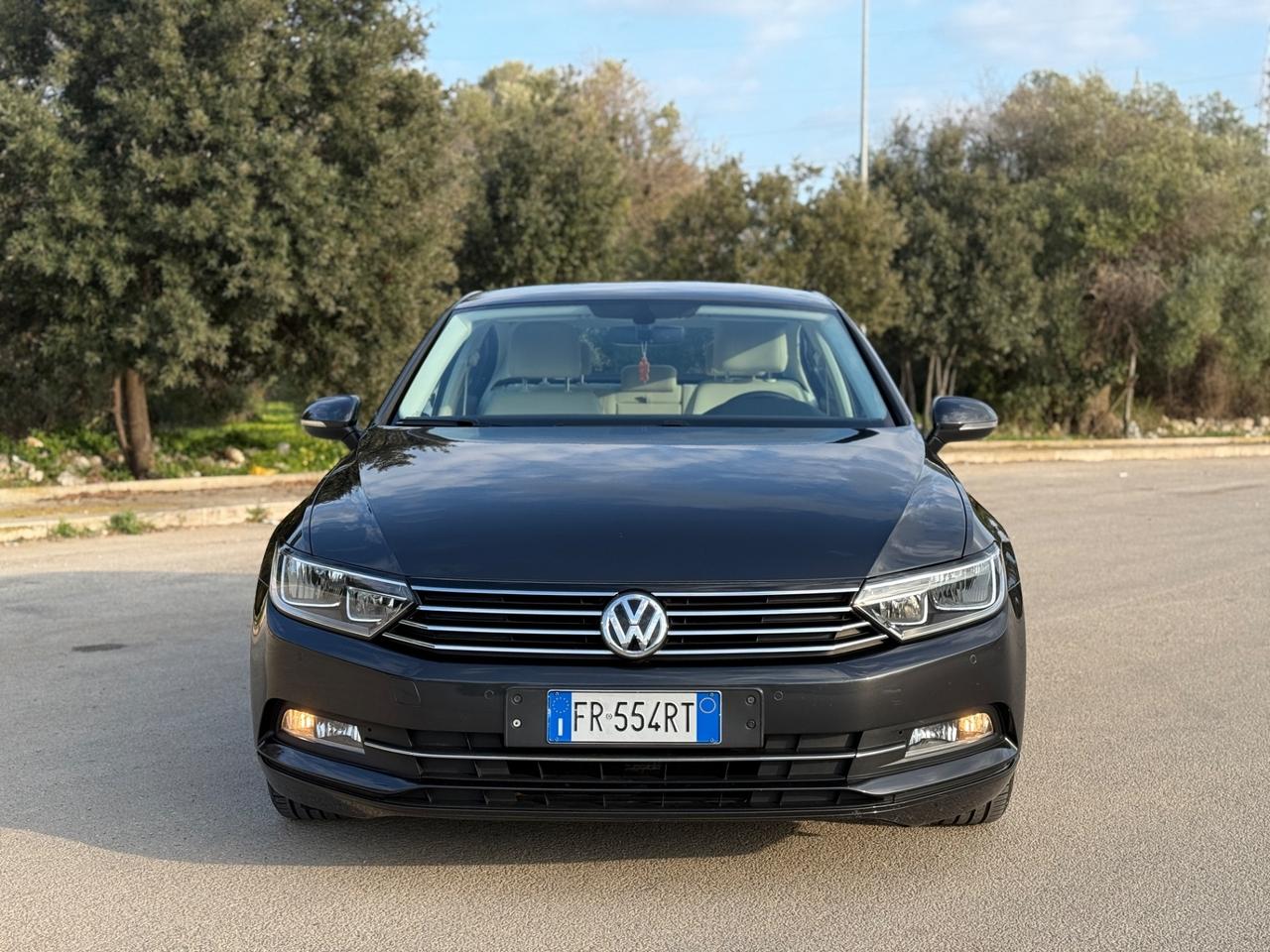 Volkswagen Passat 1.6 TDI SCR DSG Business BMT