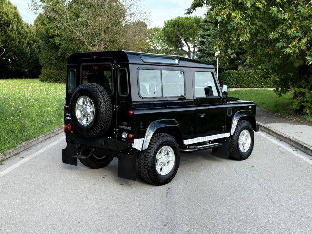 LAND ROVER Defender 90 2.2 TD4 Station Wagon SE NEOPATENTATI