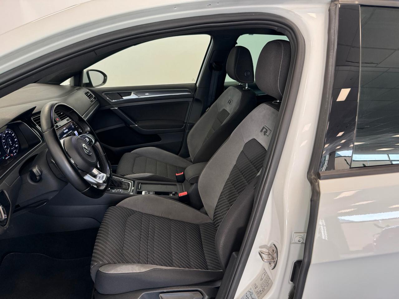 Volkswagen Golf 2.0 TDI DSG 5p. R LINE Sport Edition BlueMotion