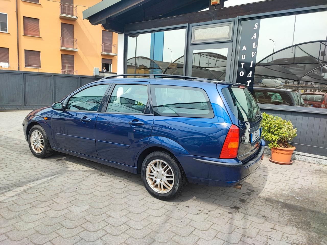 Ford Focus 1.8 Ghia uni-pro