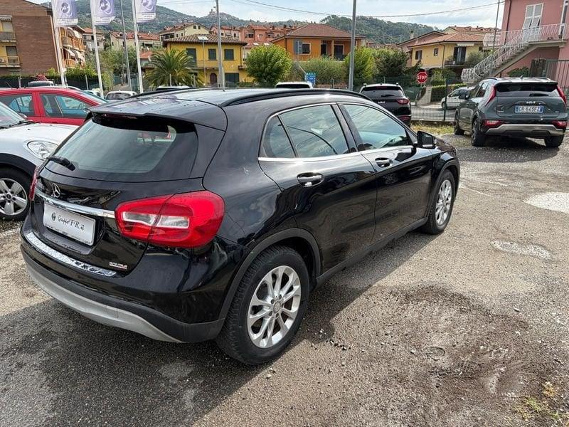 Mercedes-Benz GLA 180 d Business