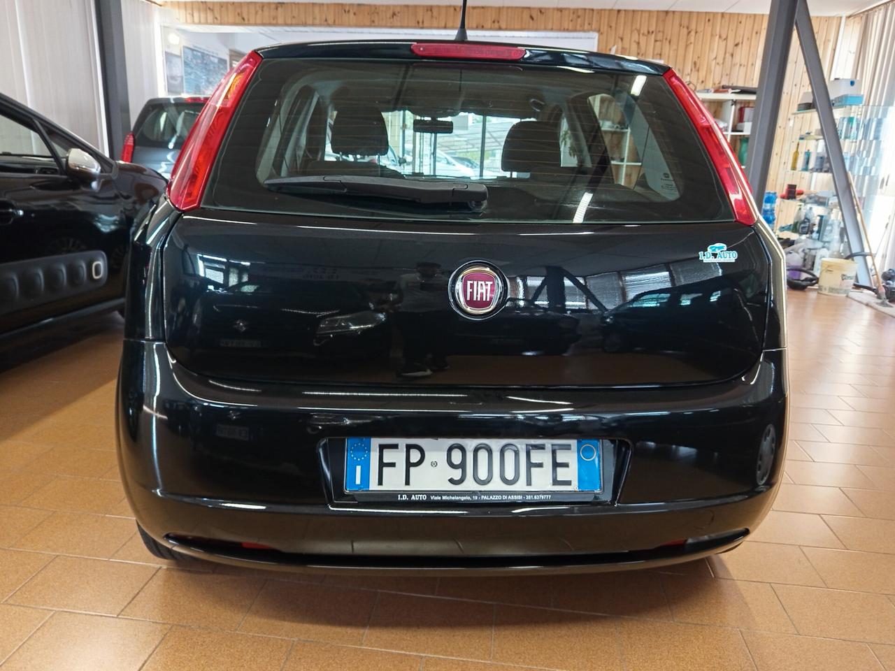 Fiat Punto 1.2 8V 5 porte Street 130 Mila chilometri ok neopatentati Fiat Punto 1.2 8V 5 porte Street 130 Mila chilometri ok neopatentati