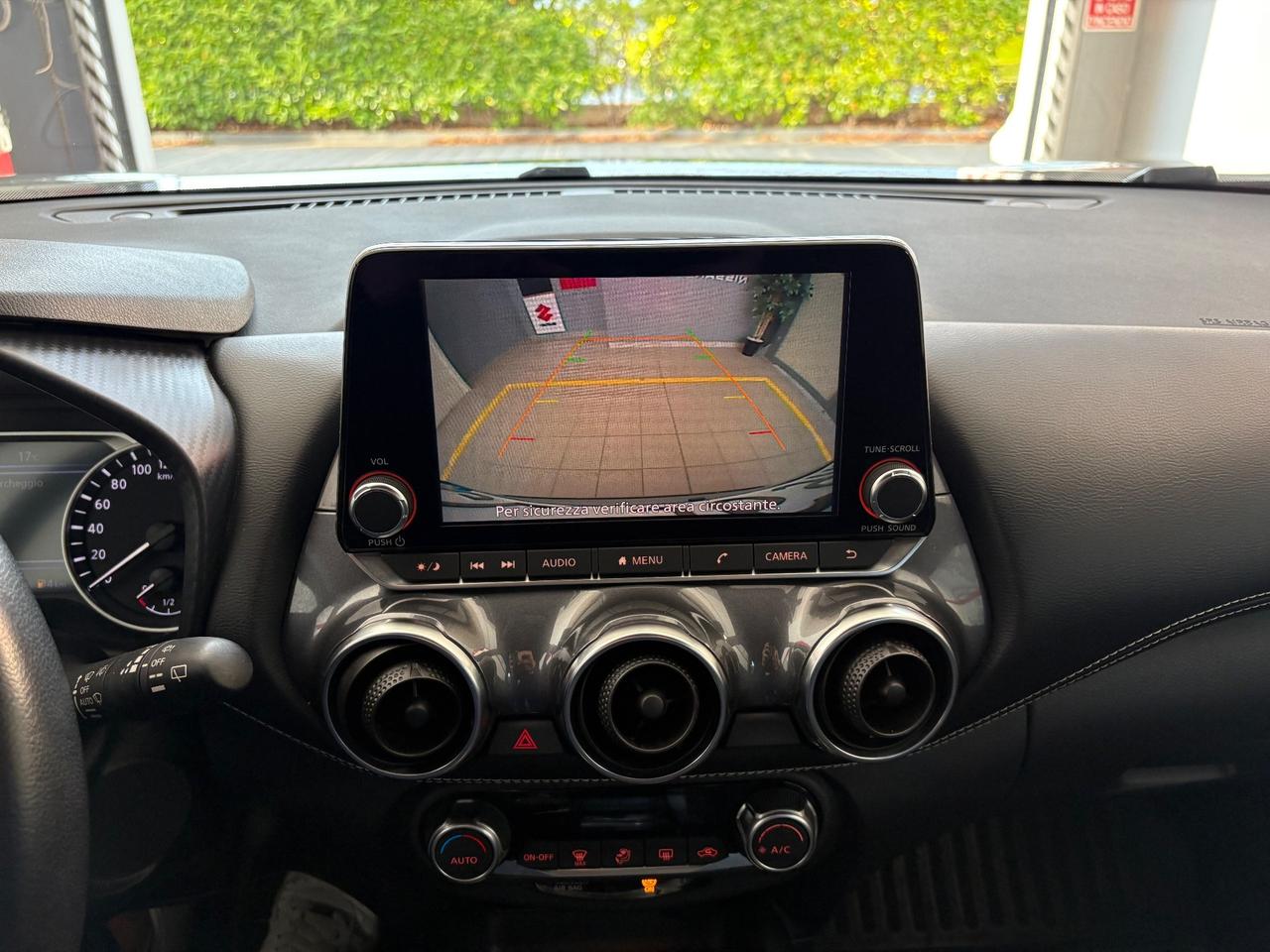 Nissan Juke 1.0 DIG-T 114 CV N-Connecta