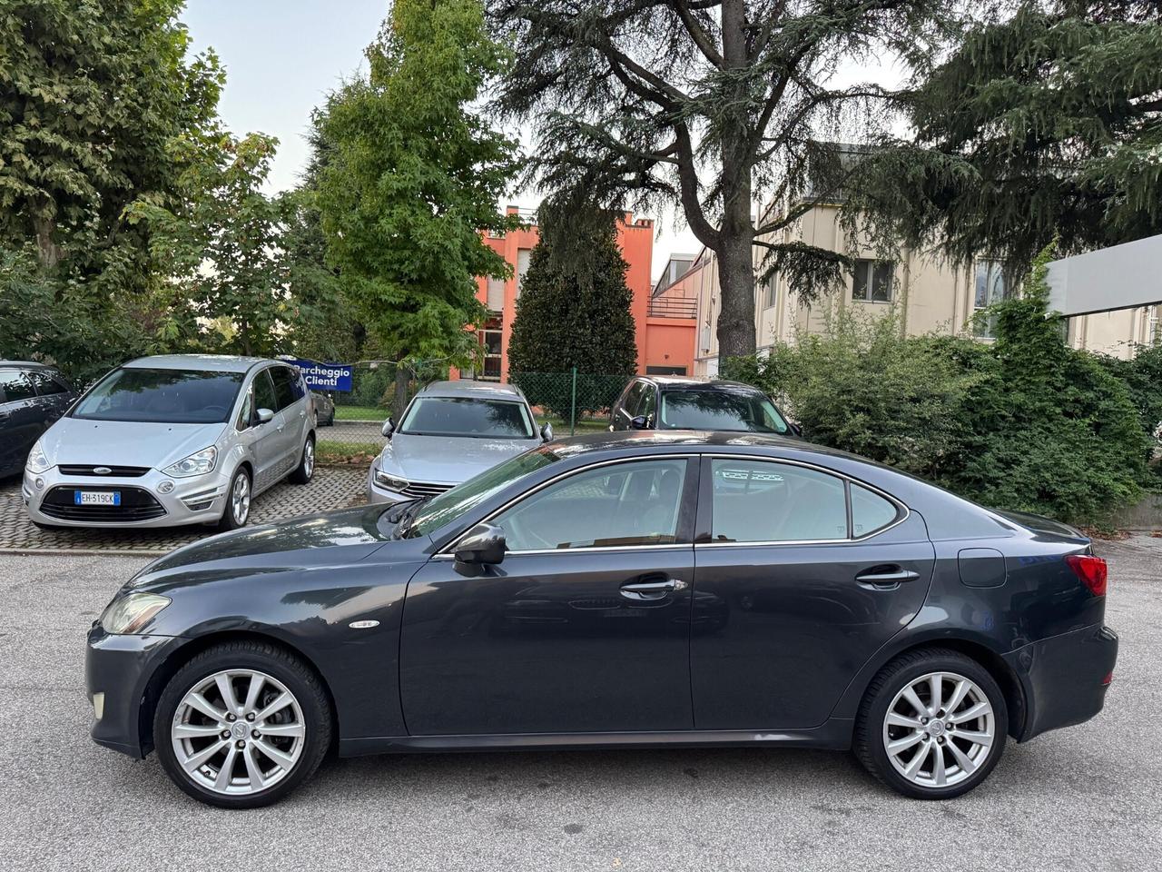 Lexus IS 220d 2.2 16V Luxury