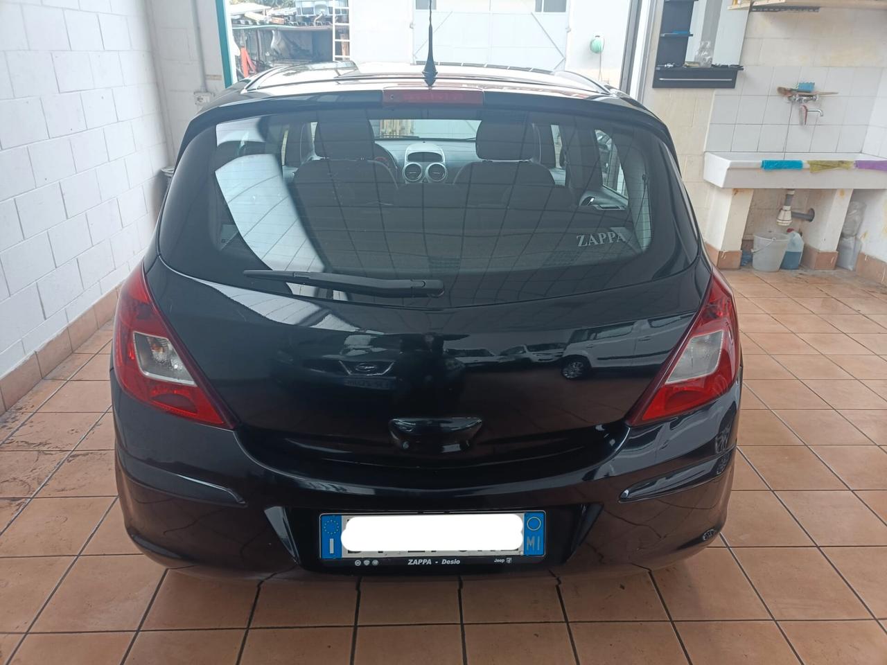 Opel Corsa 5p 1.2 BZ/GPL Cosmo, adatta anche a neop.