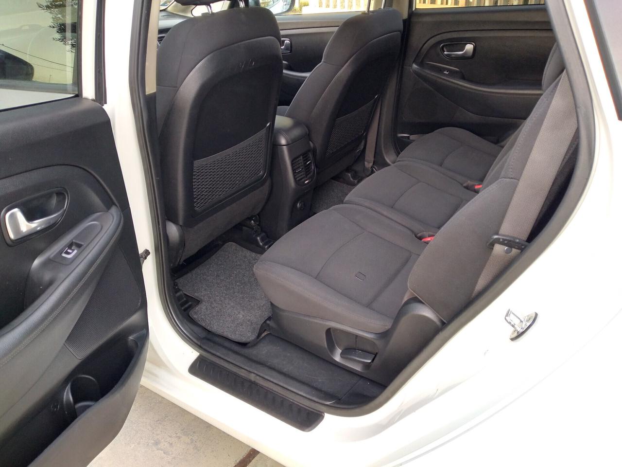 Kia Carens 1.7 CRDi 115 CV Class 7 posti