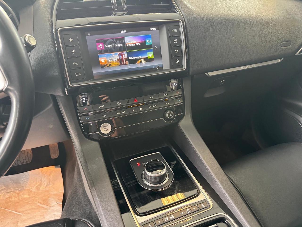 Jaguar F-Pace 2.0 D 180 CV AWD aut. Portfolio