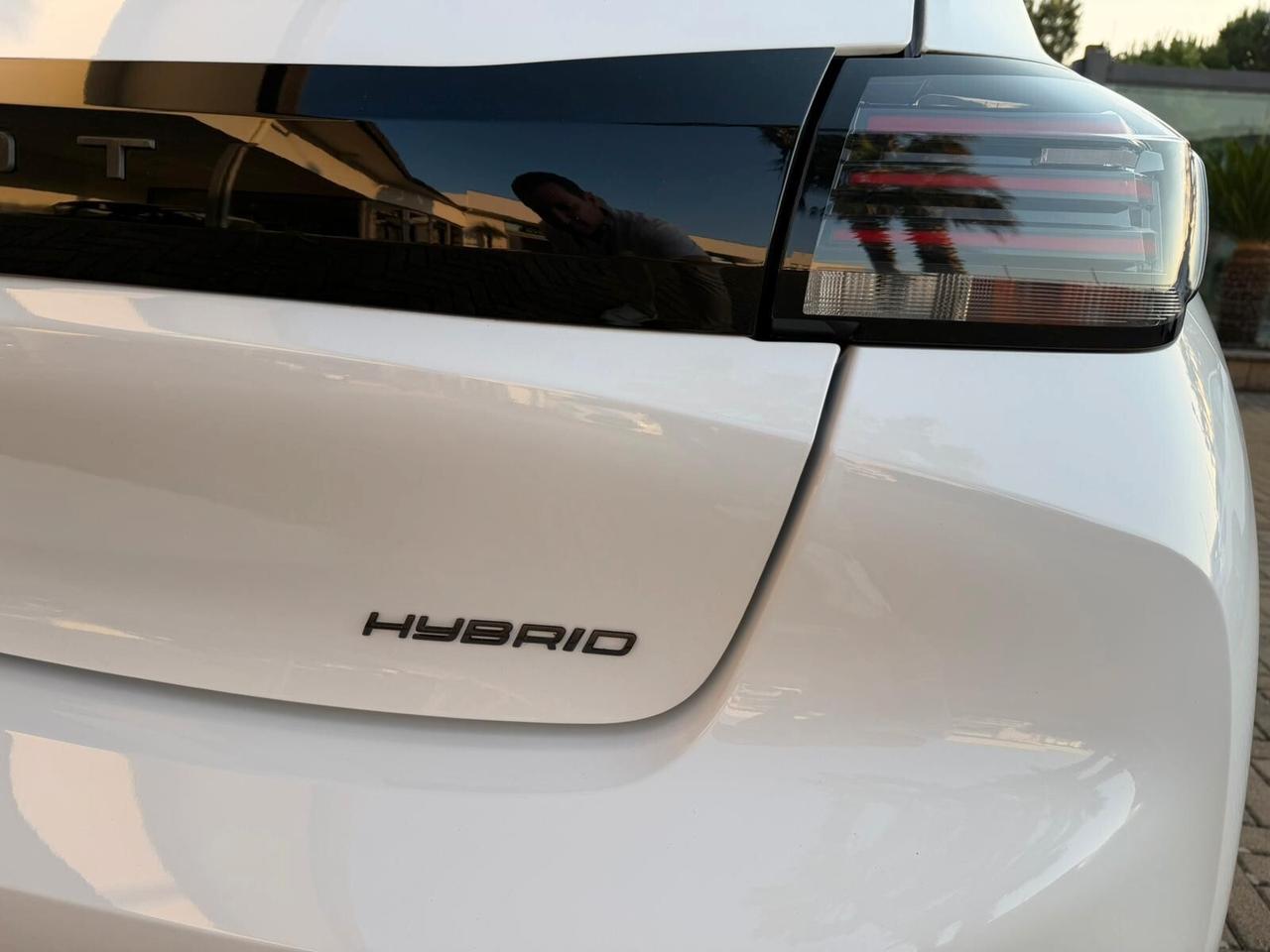 Peugeot 208 ALLURE Hybrid 100 E - DCS6