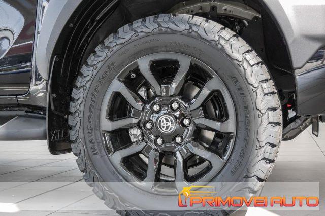 TOYOTA Hilux 2.8 D-4D A/T 4WD 4 porte Double Cab Invincible