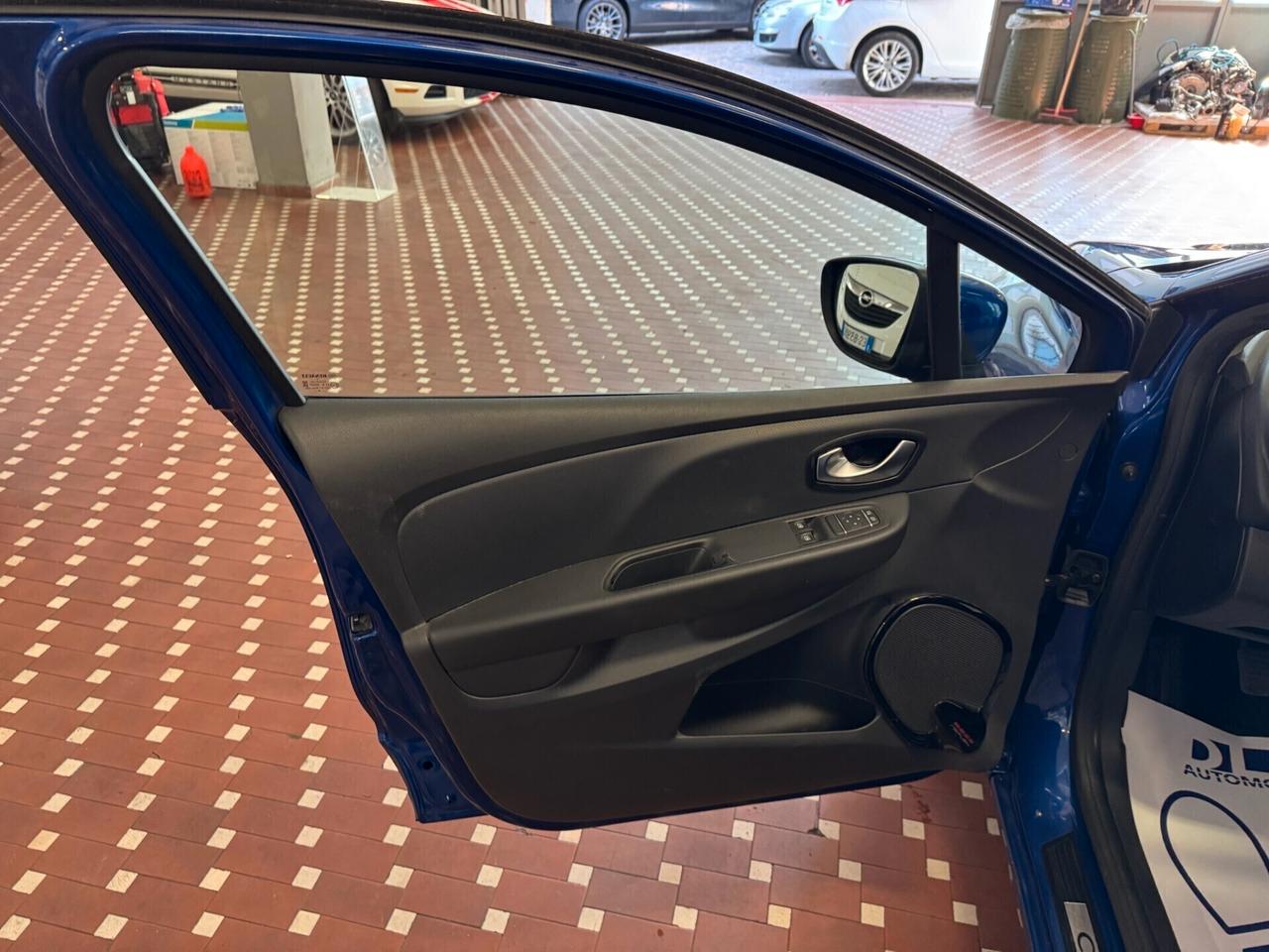 Renault Clio TCe 12V 90 CV 5 porte Energy Duel2 - NEOPATENTATI