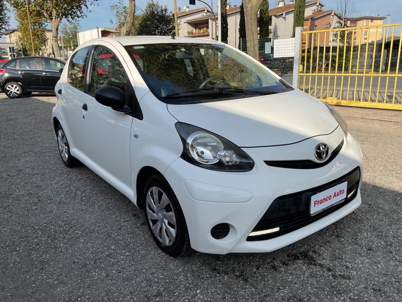 Toyota Aygo 1.0 5 porte Connect OK NEOPATENTATI