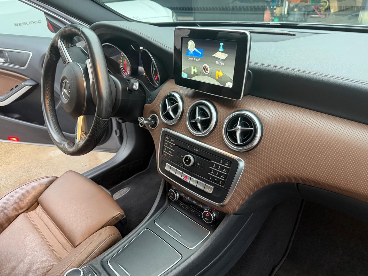 Mercedes-benz A 200 d Automatic 4Matic Premium AMG