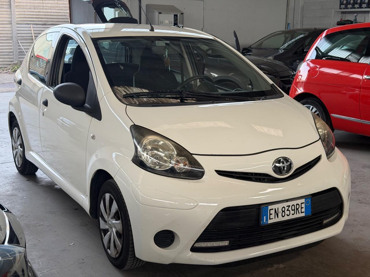 Toyota Aygo 1.0 12V VVT-i 5 porte Lounge Connect