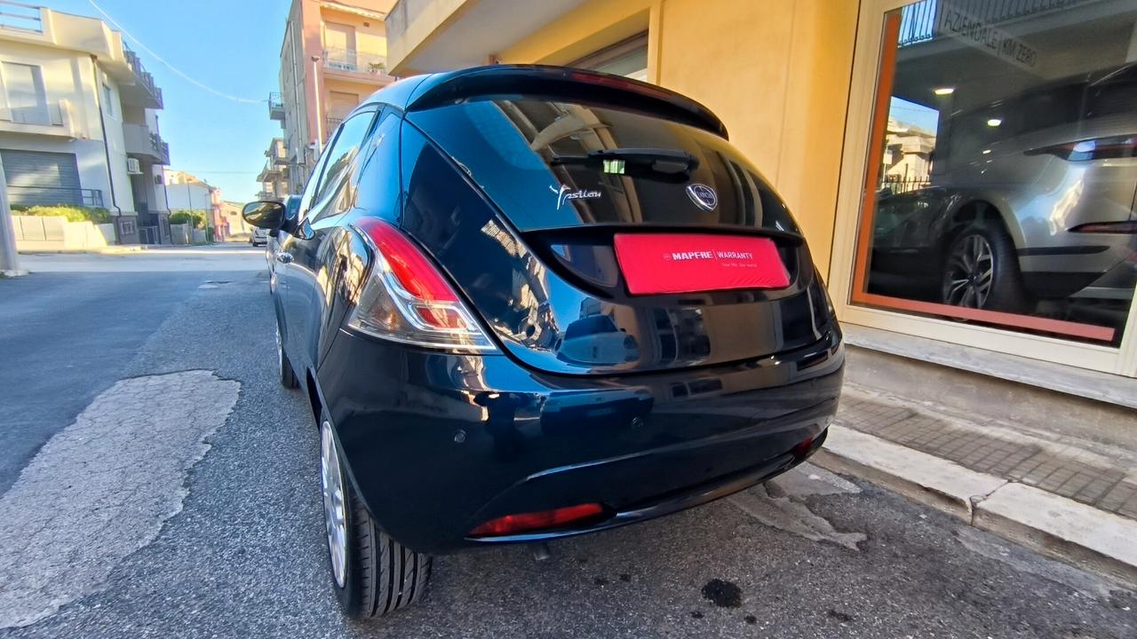 Lancia Ypsilon 1.2 69 CV 5 porte Silver