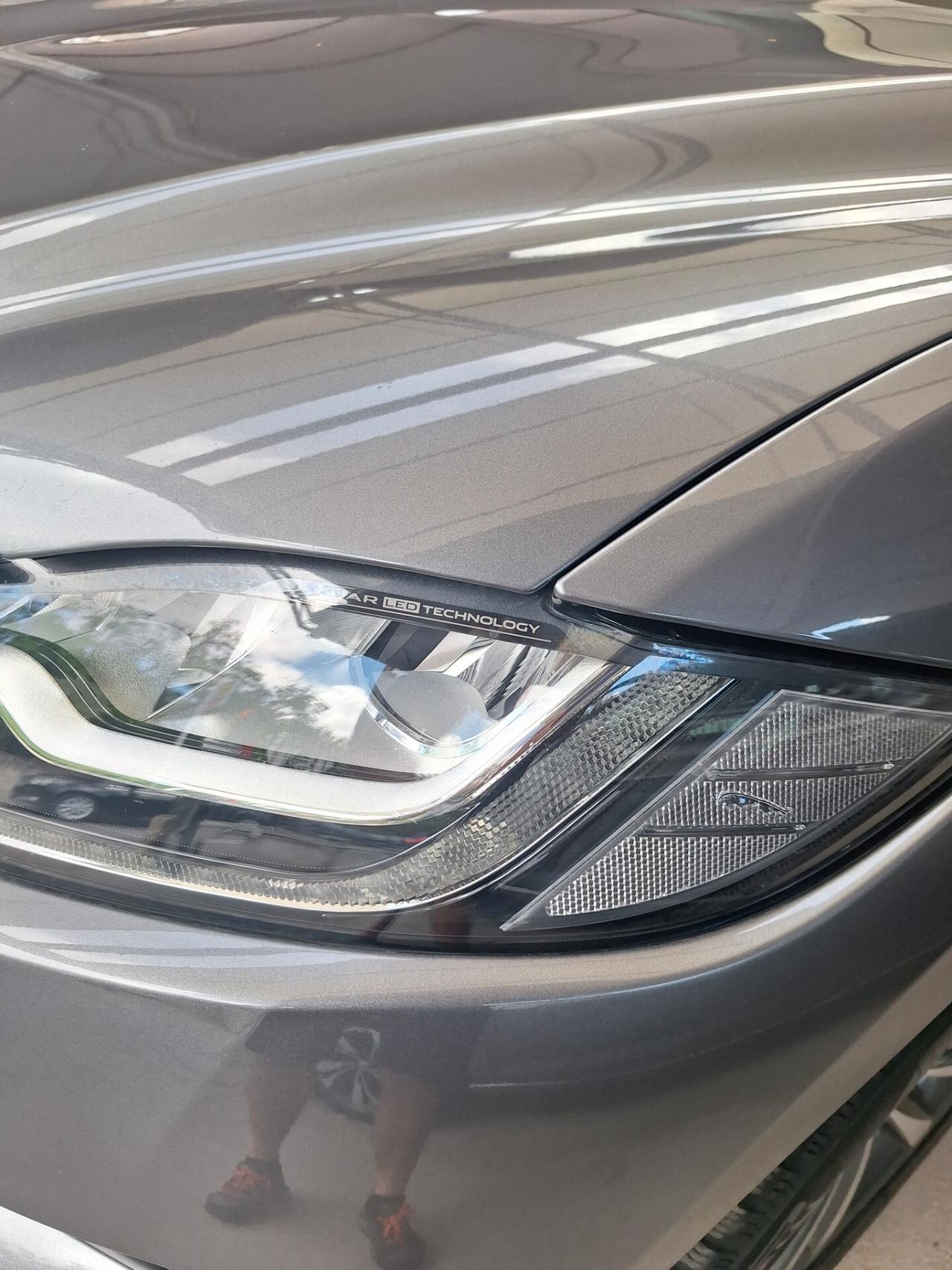 Jaguar F-Pace 2.0 D 240 CV AWD aut. Portfolio Tetto Panor Apribile