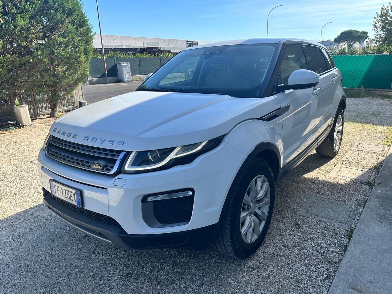 Land Rover Range Evoque 2.0 TD4 180 CV 5p. Business Edition Pure