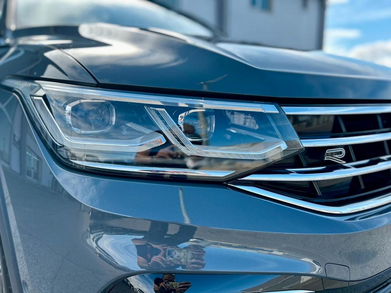 Volkswagen Tiguan 2.0 TDI 150 CV DSG R-Line IVA ESPOSTA