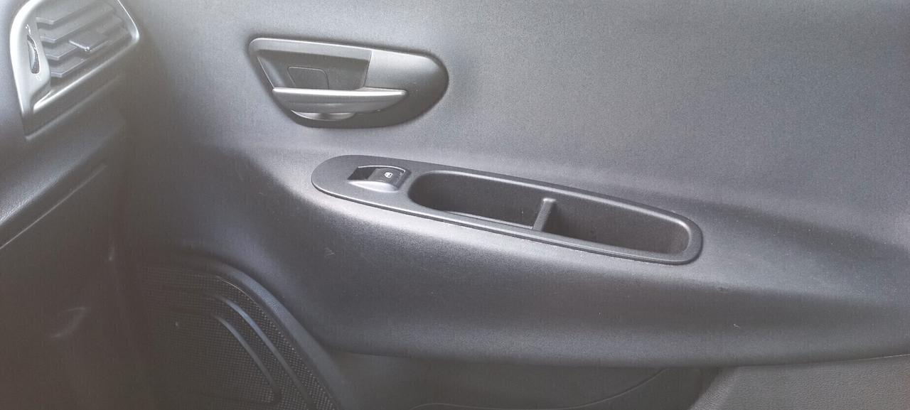 Lancia Ypsilon 1.2 69 CV 5 porte Elefantino