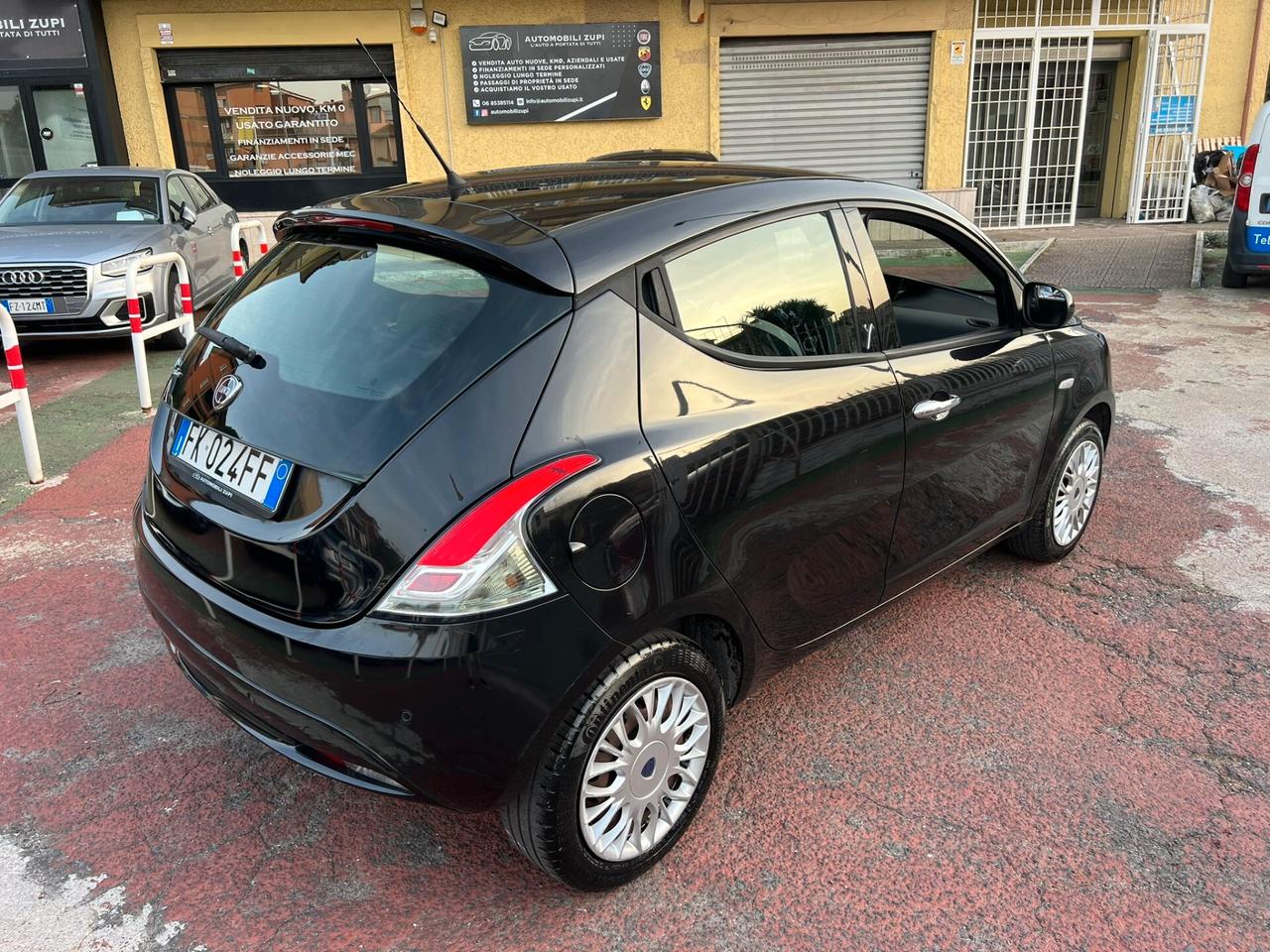 Lancia Ypsilon *ADATTA PER NEOPATENTATI*