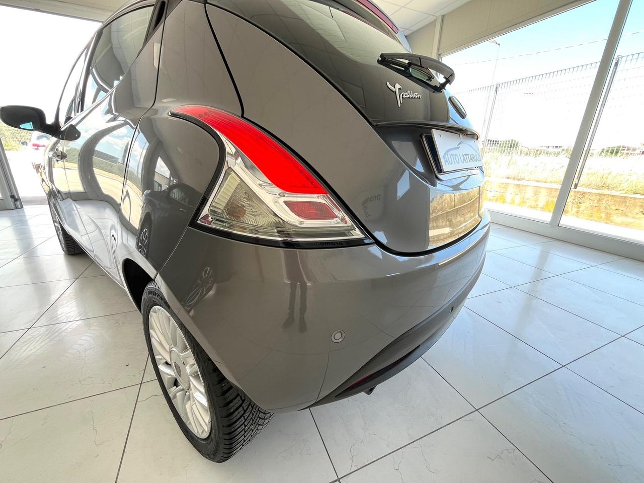 Lancia Ypsilon 1.2 69 CV 5 porte Platinum FULL