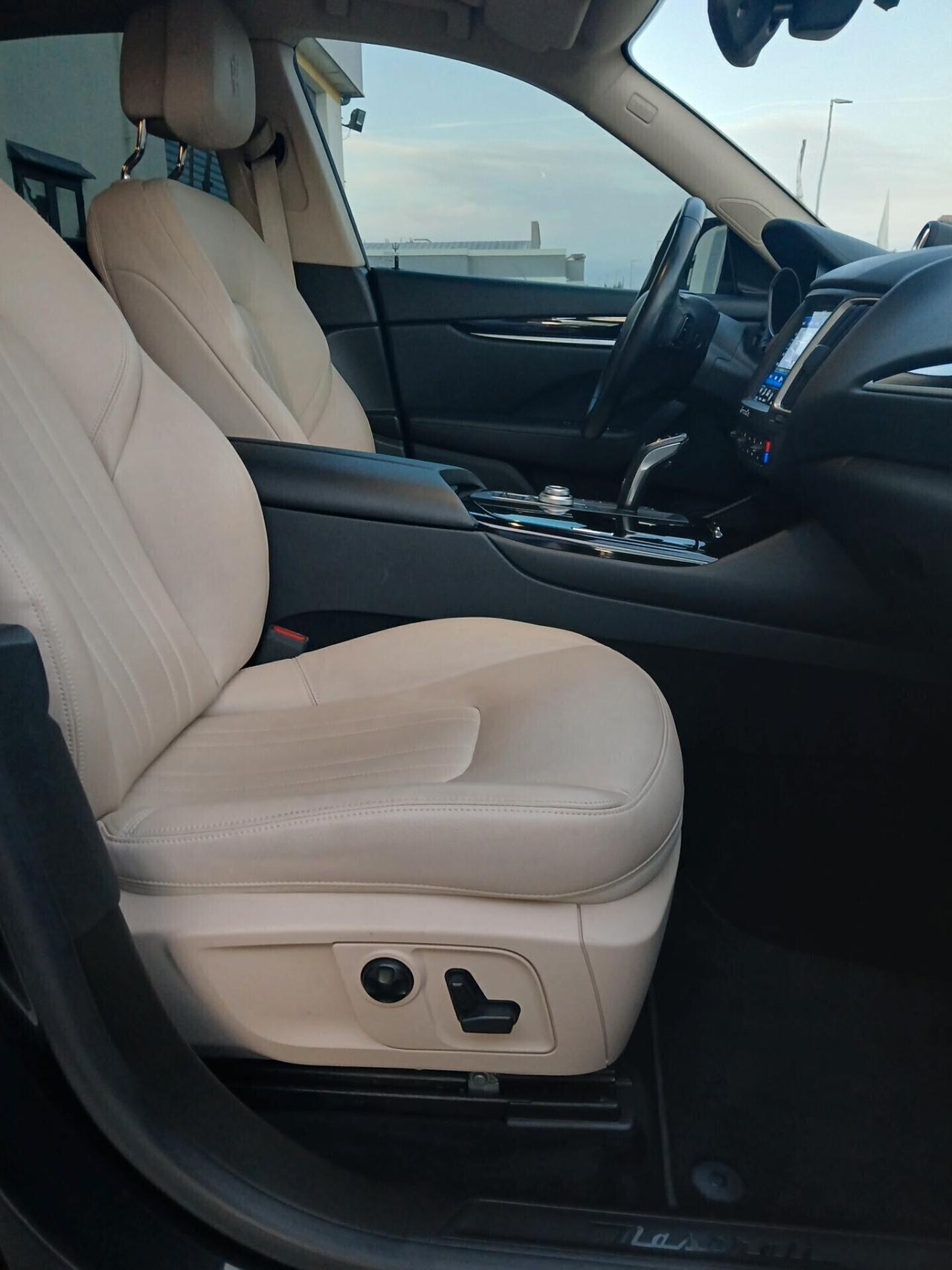 MASERATI Levante 3.0 V6 Diesel 250cv PARI AL NUOVO