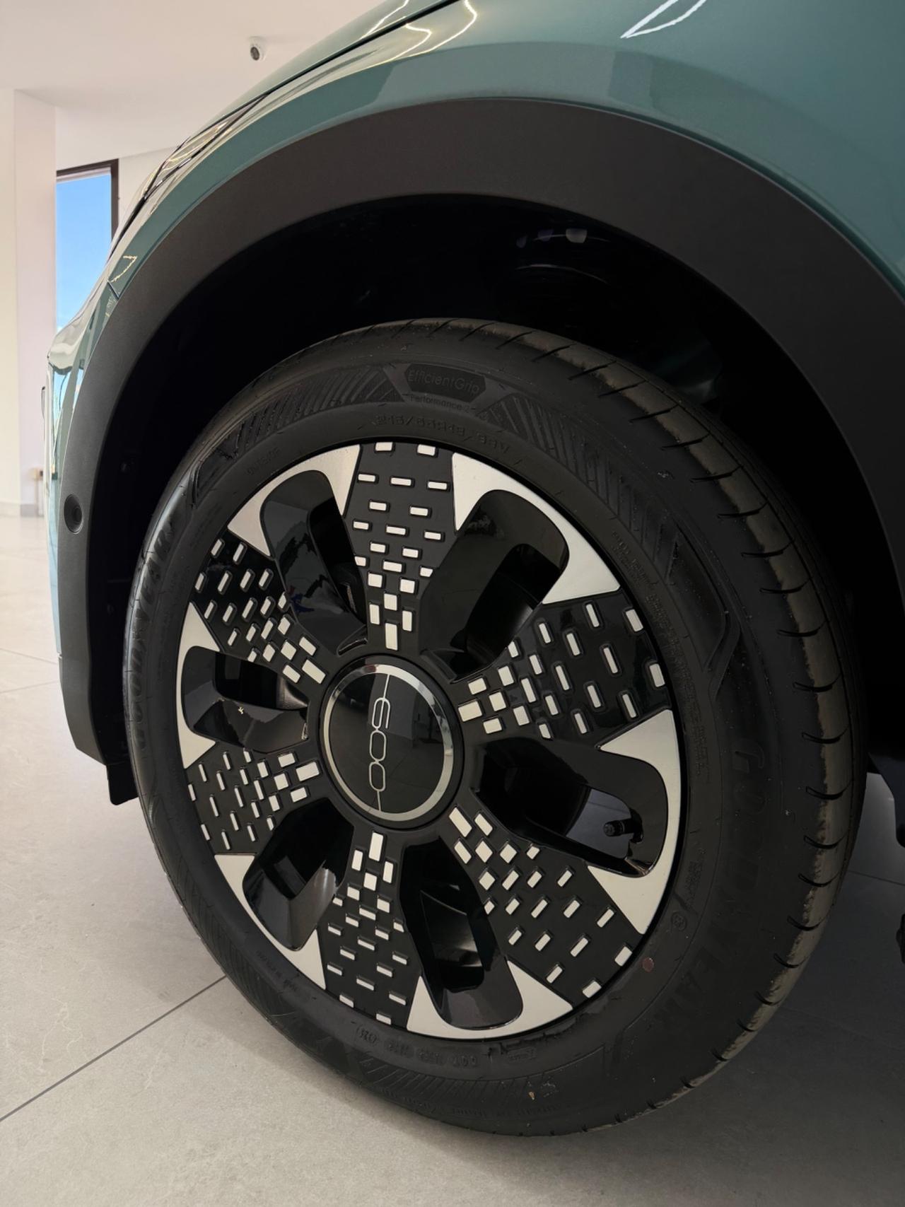 Fiat 600 Hybrid 110 CV DCT MHEV La Prima