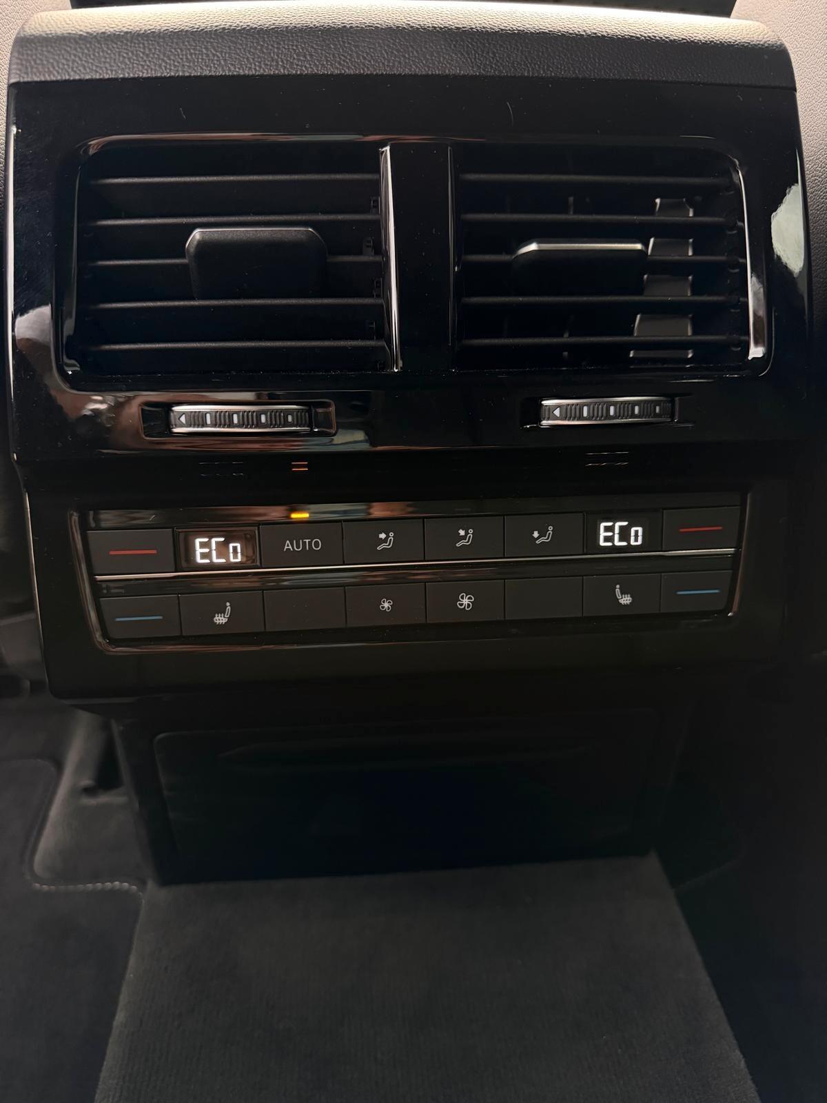 Volkswagen Touareg 3.0 V6 TDI 286 CV SCR R-Line