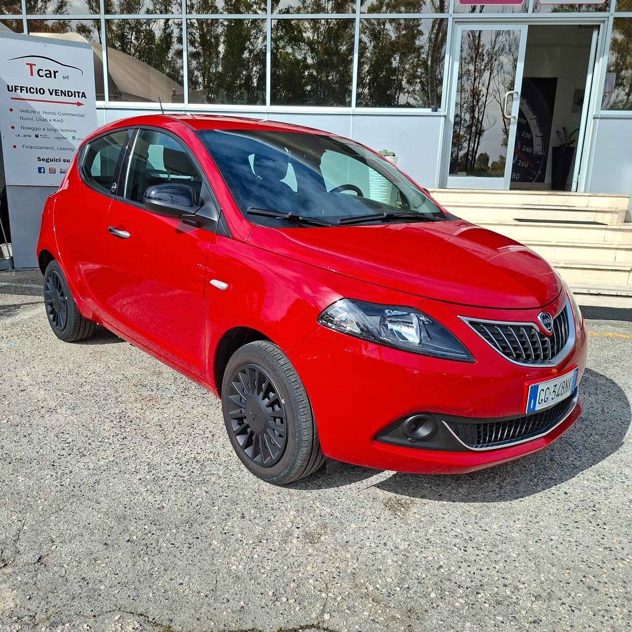 Lancia Ypsilon 1.0 Bz 70 Cv Hybrid Silver