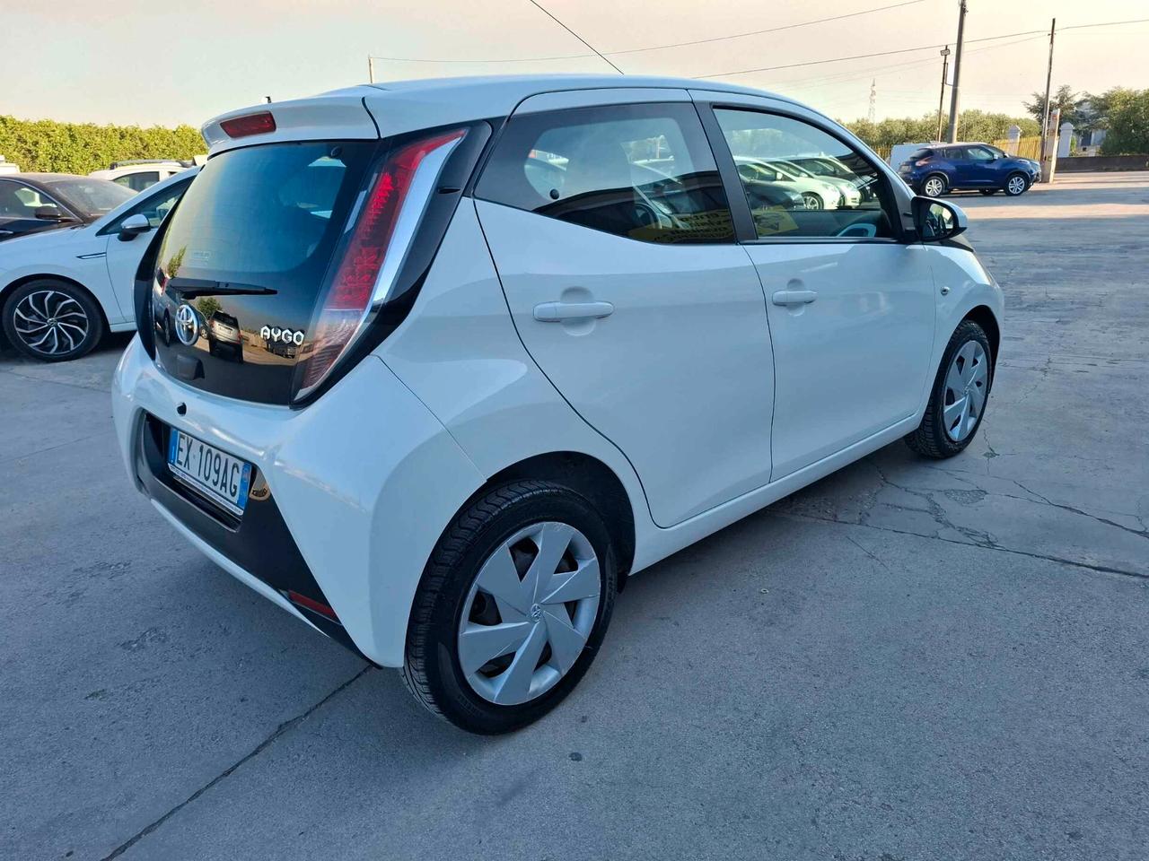 Toyota Aygo 1.0 BENZINA - 2014 AUTOMATICA !!!!!!!!