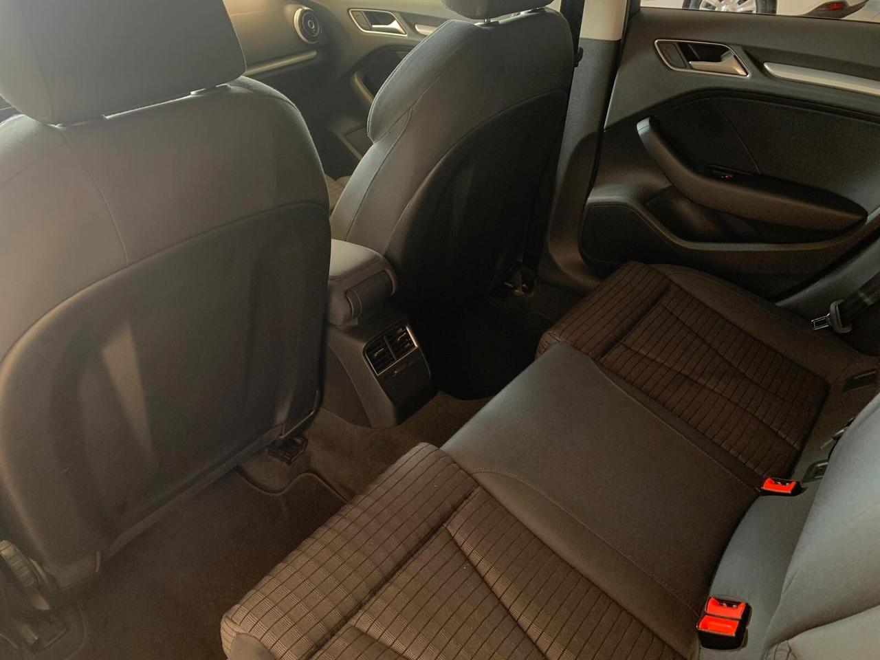Audi A3 Sportback 1.6 TDI Attraction