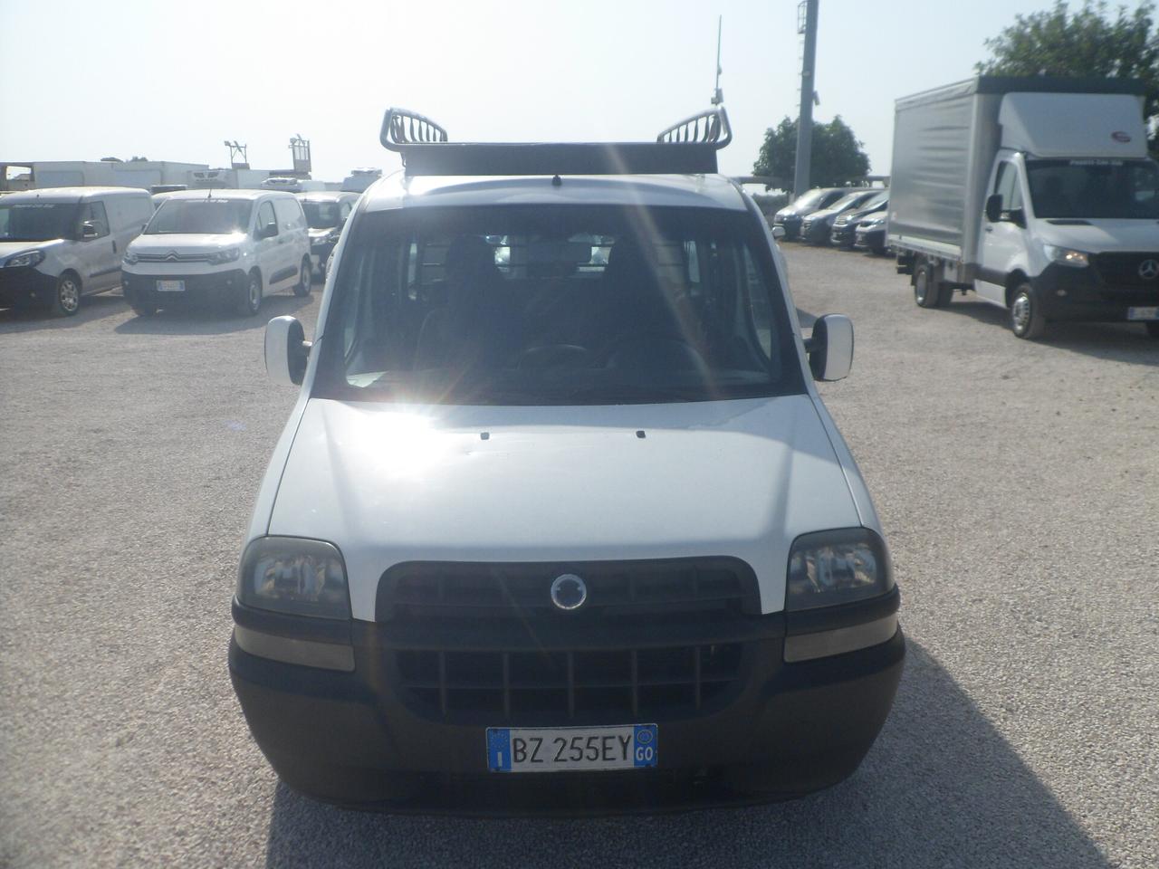Fiat Doblo 5 posti autocarro
