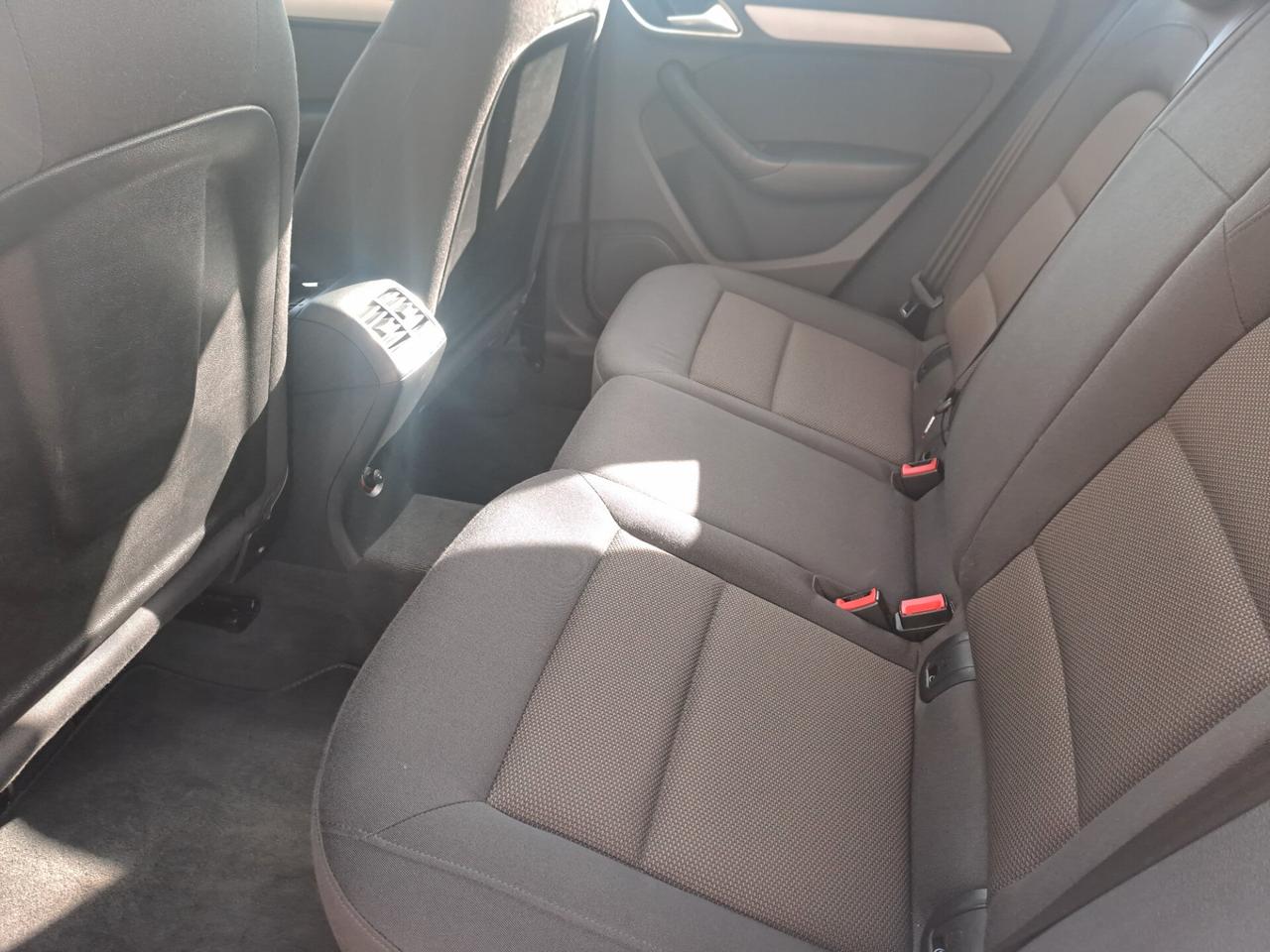 AUDI Q3 2.0 TDI 140CV - CAMBIO MANUALE
