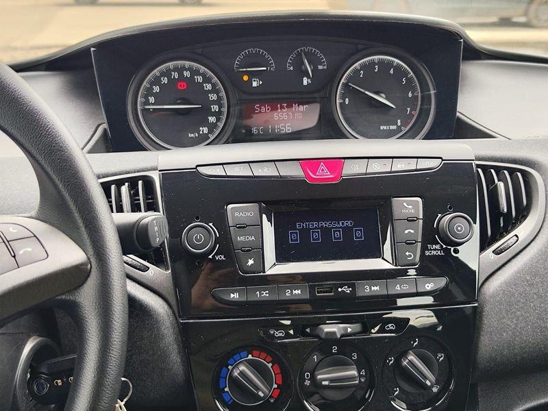 Lancia Ypsilon 1.0 FireFly 5 porte S&S Hybrid Silver