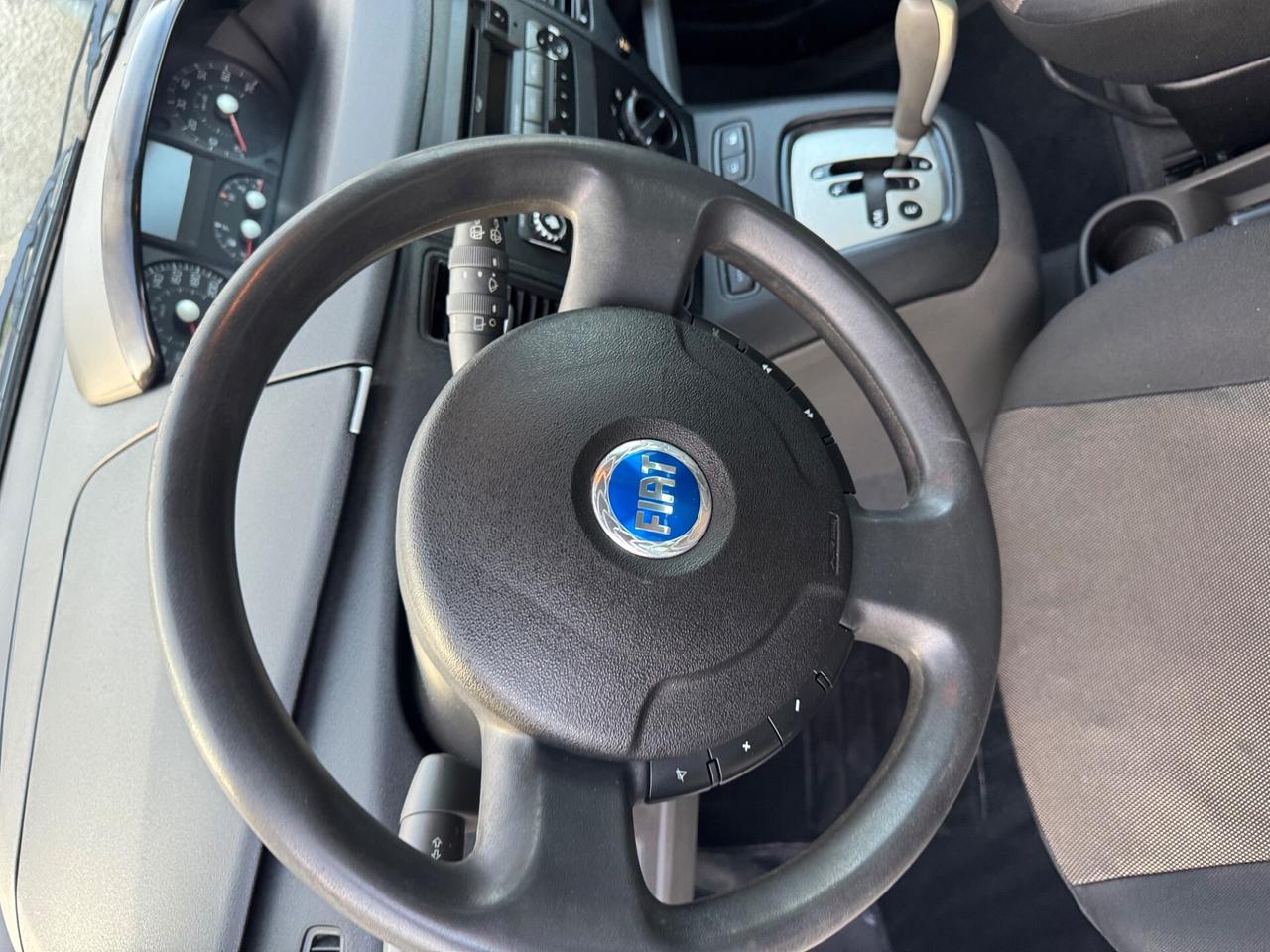 Fiat Idea 1.4 16V Emotion automatica