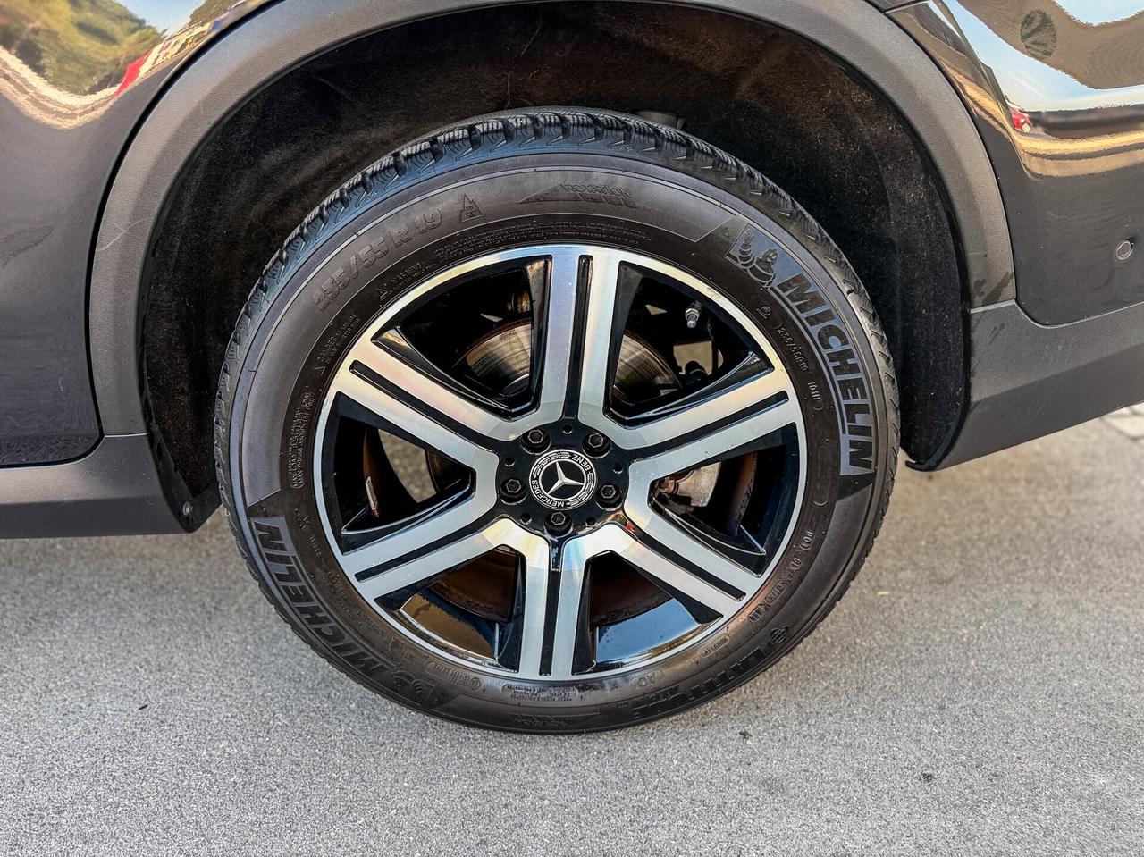 Mercedes-benz GLC 300 d 4Matic Sport TOTAL BLACK