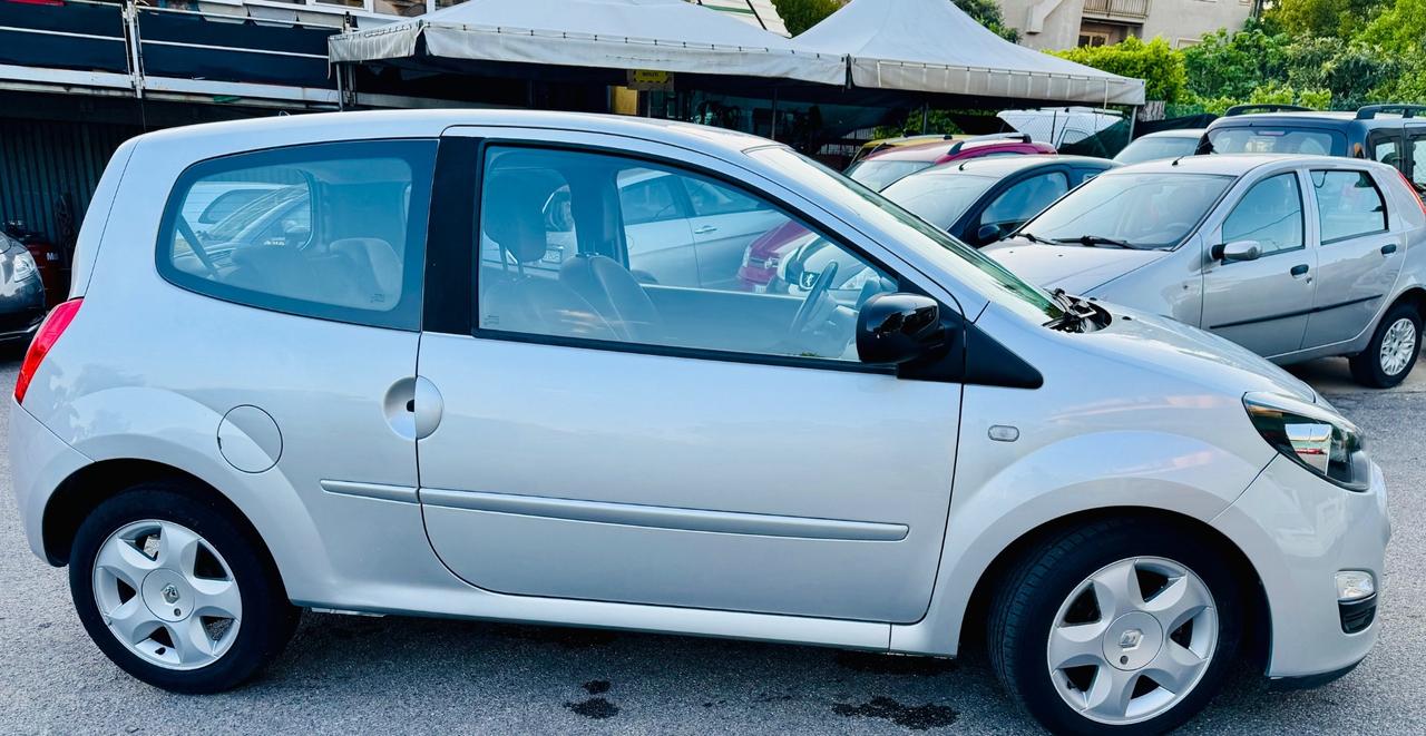 Renault Twingo 1.2 16V Etoile ok Neopatentati