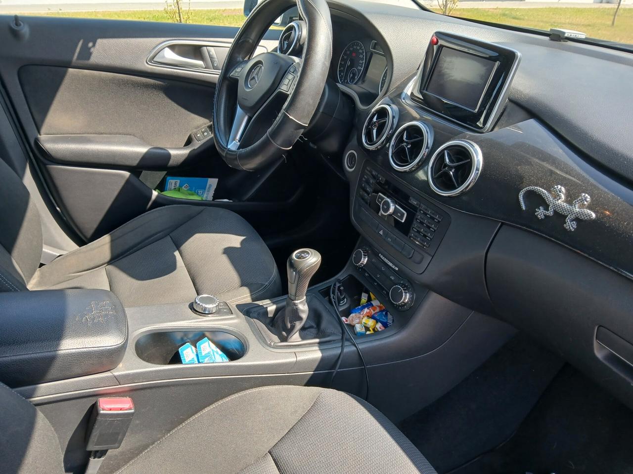 Mercedes-benz B 180