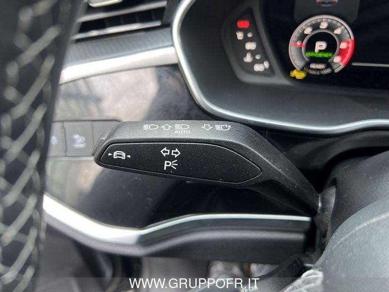 Audi Q3 35 TDI S tronic Identity Black