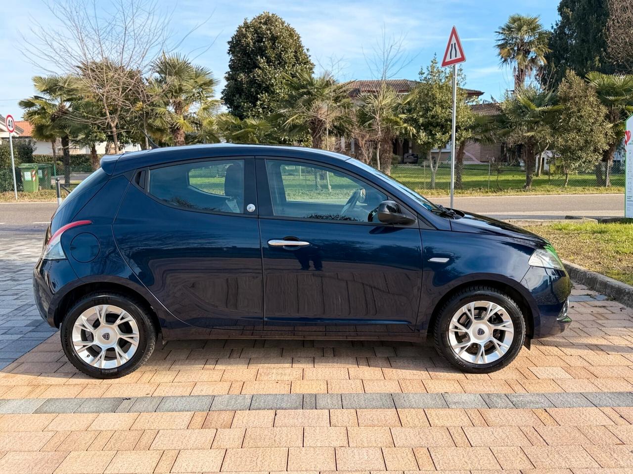 Lancia Ypsilon 1.2 69 CV 5 porte GPL Ecochic Platinum