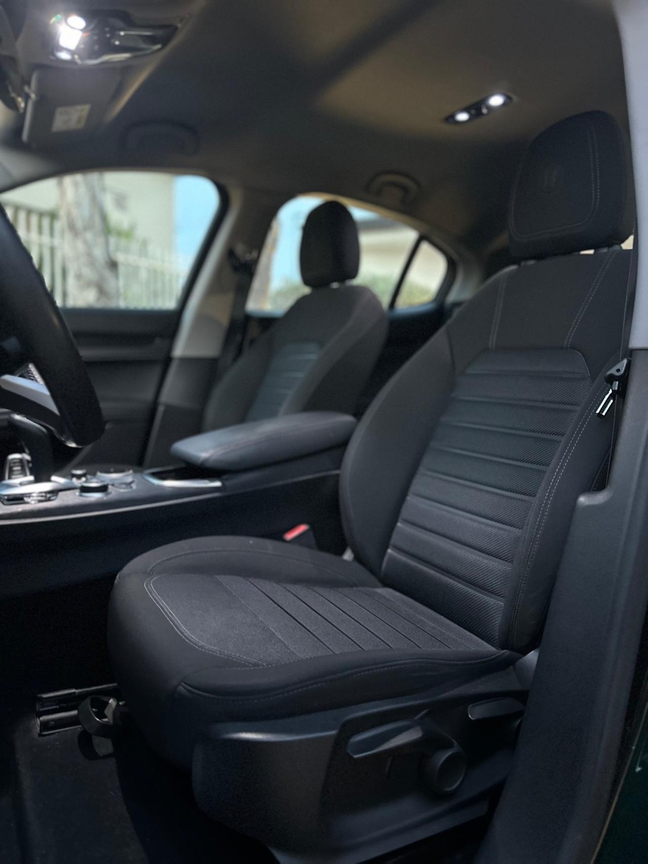 Alfa Romeo Stelvio 2.2 Turbodiesel 160 CV AT8 RWD Business