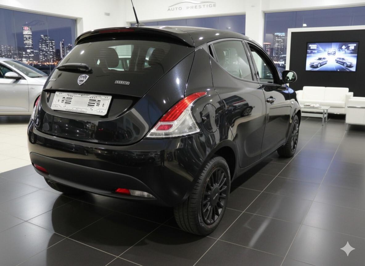 Lancia Ypsilon 1.0 S&S 70cv Hybrid