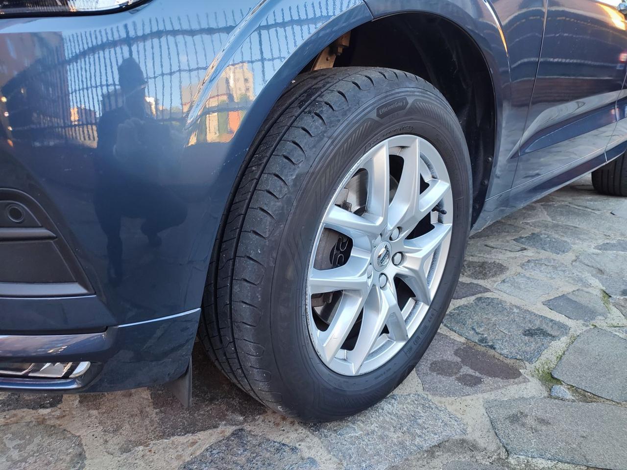 Volvo XC 60 2.0 B4 MHEV Momentum Pro #7446