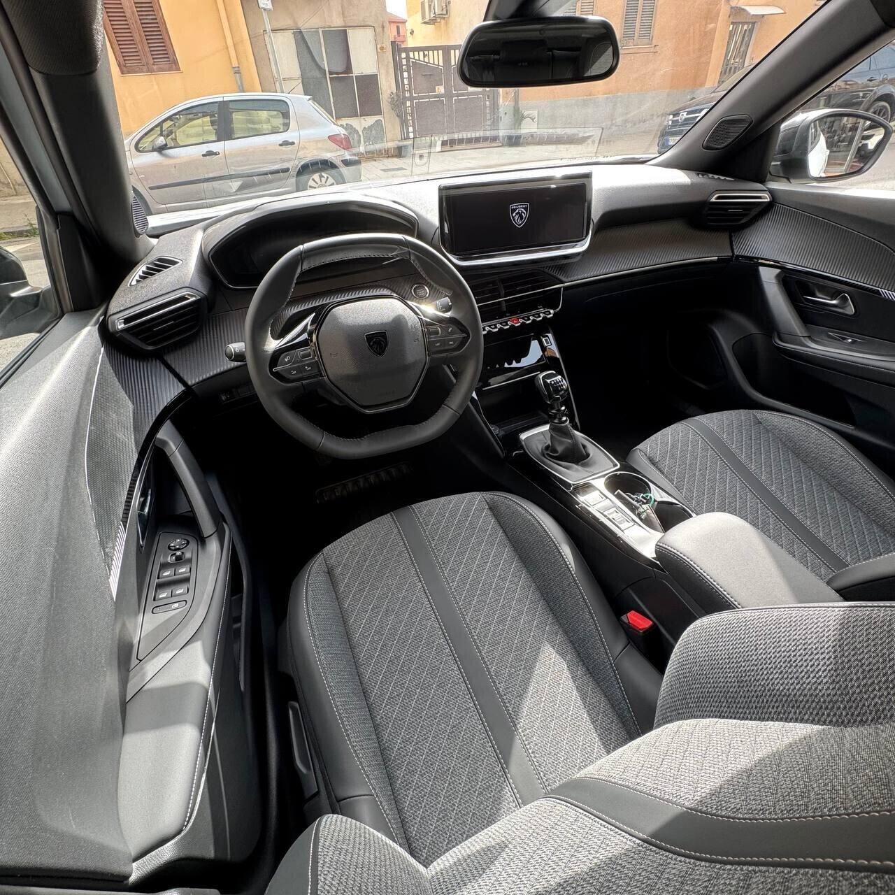 **NUOVA** Peugeot 2008 PureTech 100 S&S Allure