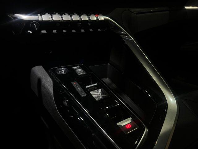 PEUGEOT 5008 BlueHDi 130 S&S EAT8 Allure Pack da?259,00 mensili