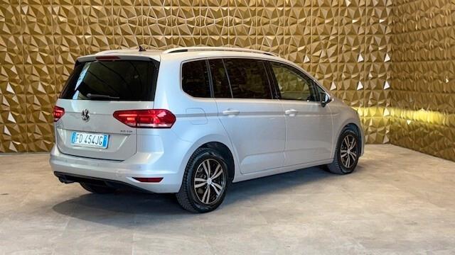 Volkswagen Touran 2.0 TDI 150 CV SCR DSG Executive BlueMotion Tech. 7 POSTI