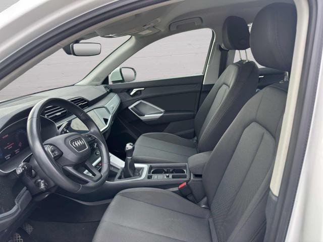 AUDI Q3 35 TDI Business