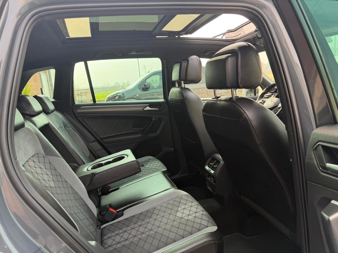 Volkswagen Tiguan 2.0 TDI 200 CV SCR DSG 4MOTION R-Line TETTO APRIBILE