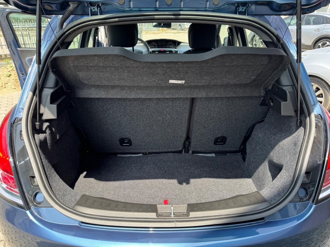 Lancia Ypsilon 1.0 FireFly 5 porte S&S Hybrid Oro