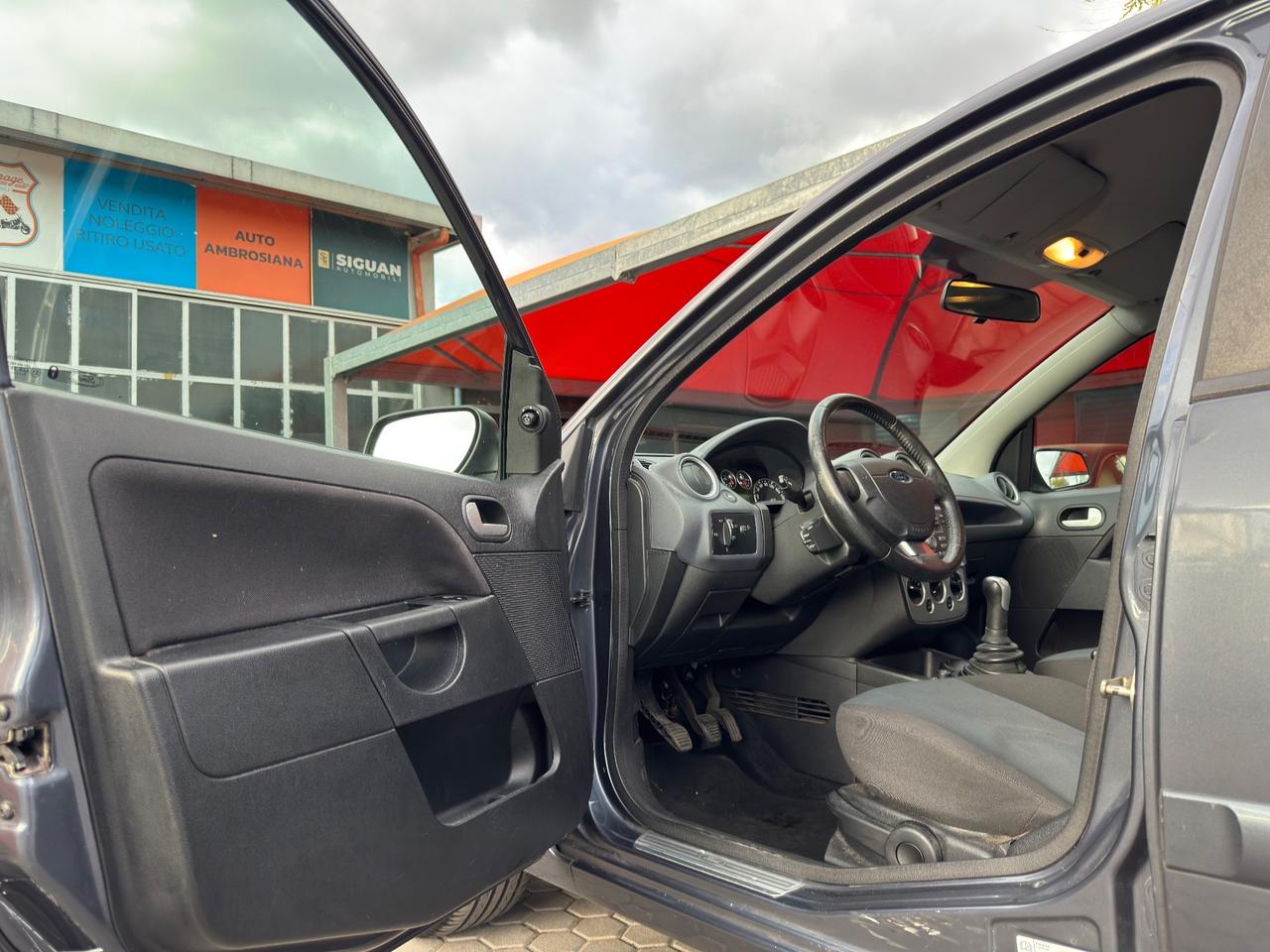 Ford Fiesta 1.2 16V 5p. Ghia ADATTA A NEOPATENTATI